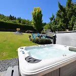 Jacuzzi Retreat, Ardennes *