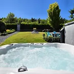 Vakantiehuis Jacuzzi Retreat, Ardennes