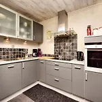 Jacuzzi Retreat, Ardennes Vakantiehuis *