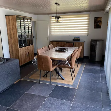 Jacuzzi Retreat, Ardennes * Filly