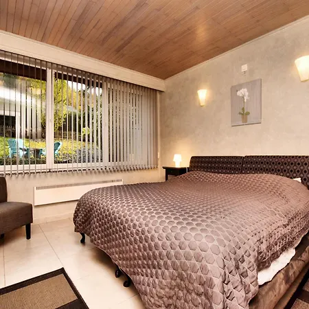 Jacuzzi Retreat, Ardennes