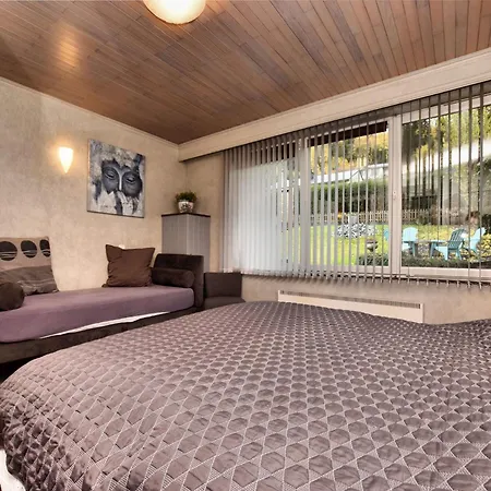 Jacuzzi Retreat, Ardennes Ferienhaus