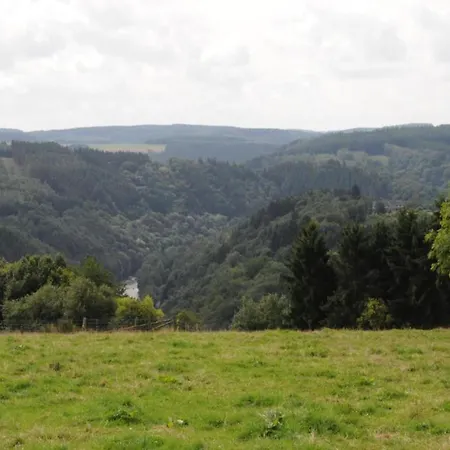 Ferienhaus Jacuzzi Retreat, Ardennes
